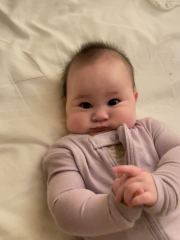 Weird grimace/straining expression (6 month old)