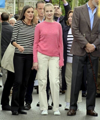 Royal Style: On with the chic, and the royal mystique! 