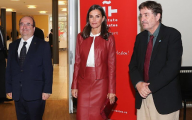 Royal Style: On with the chic, and the royal mystique! 