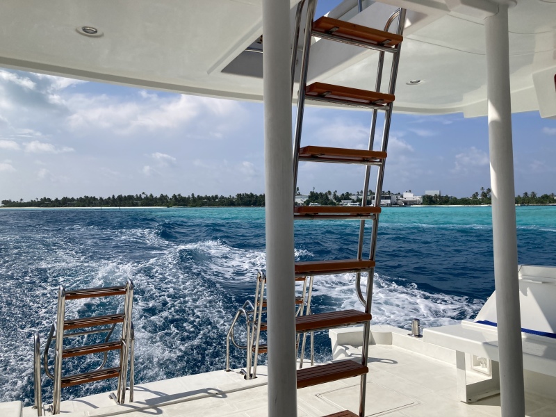 Come and tell me your dull and unexciting news 23: Calmly through the day 