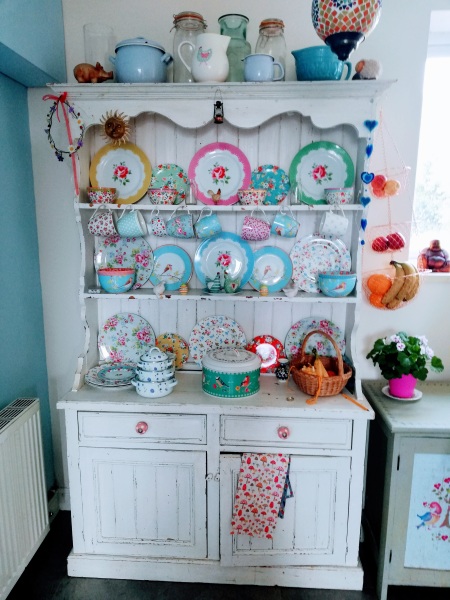 What to put on a Welsh dresser