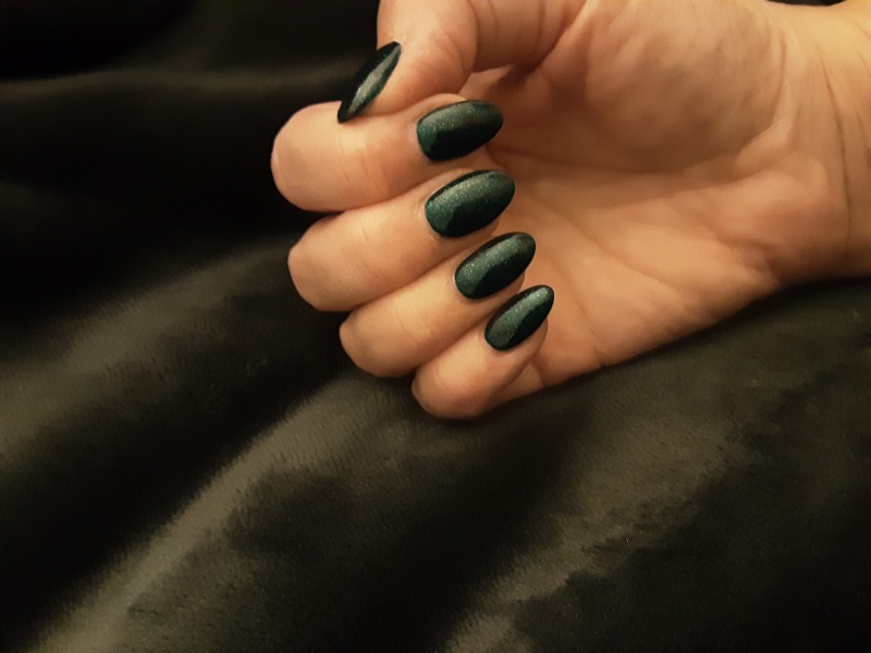 What colours are your Christmas nails going to be? 