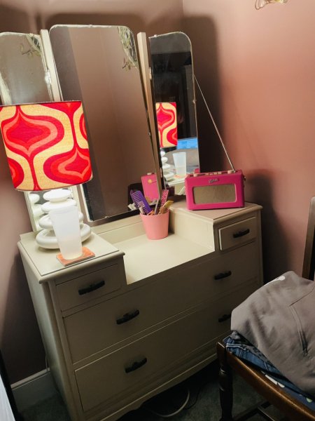 To ask you to show me your Dressing table