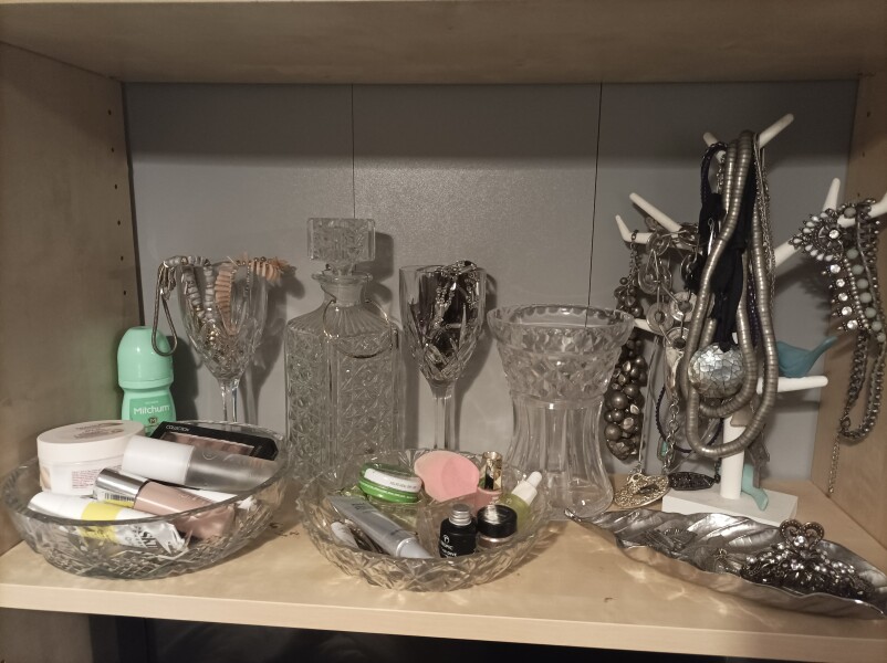 To ask you to show me your Dressing table