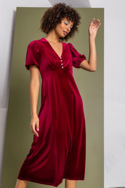 I look like this - what should I wear for Christmas do (and possibly in general?)