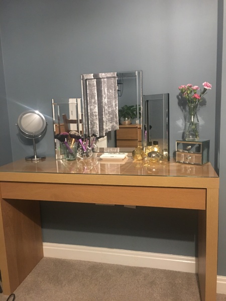 To ask you to show me your Dressing table