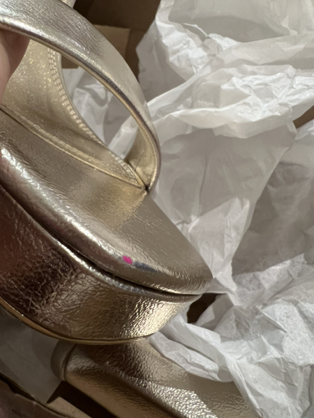 Have they sprayed these shoes gold? (Pics)