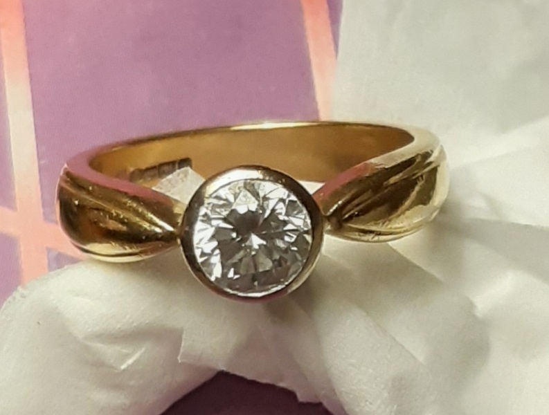 Show me your engagement and wedding ring please!