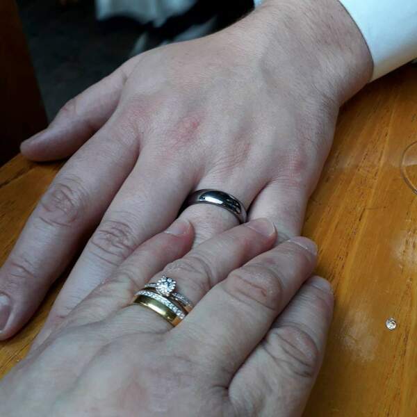 Show me your engagement and wedding ring please!