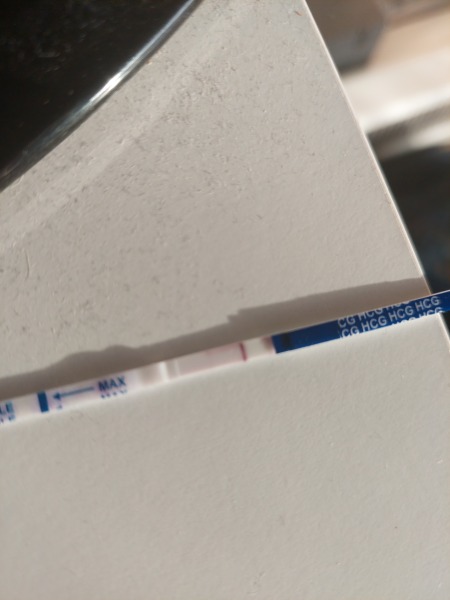 8dpo does this look like a faint line?