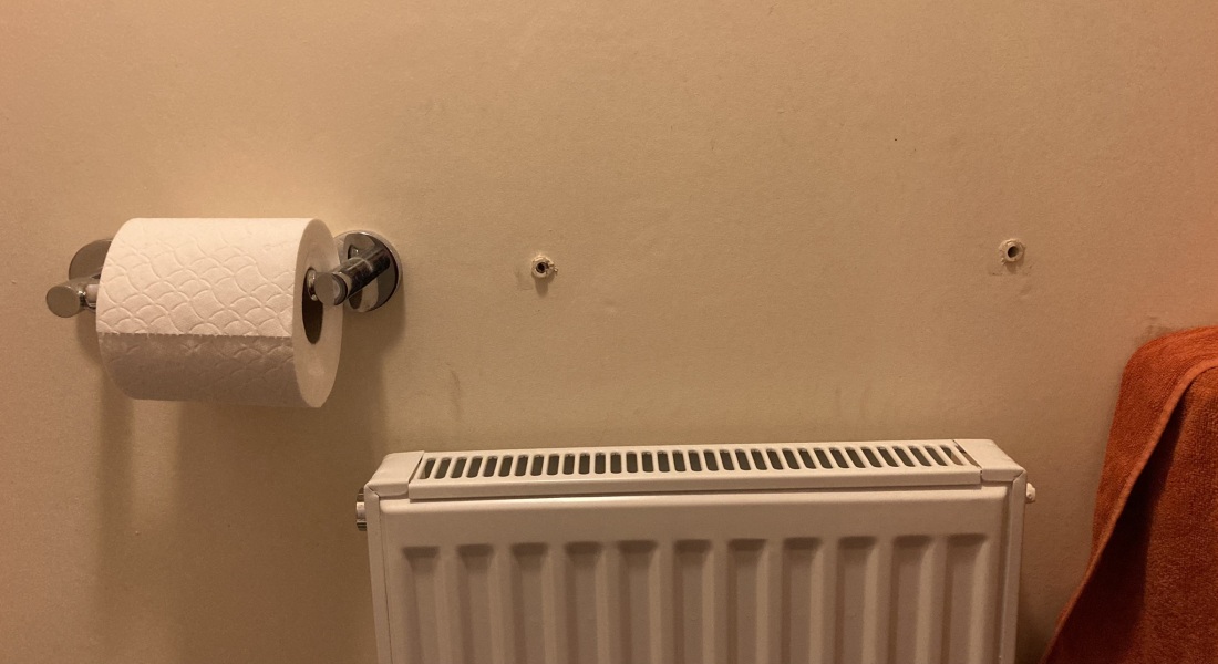 Combine towel rail with loo roll holder?