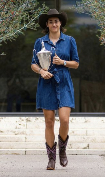 Tennis [tennis].  Covid, Kygrios, coupling.......