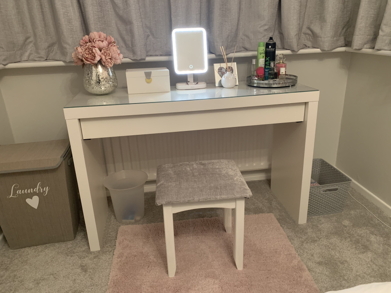 To ask you to show me your Dressing table