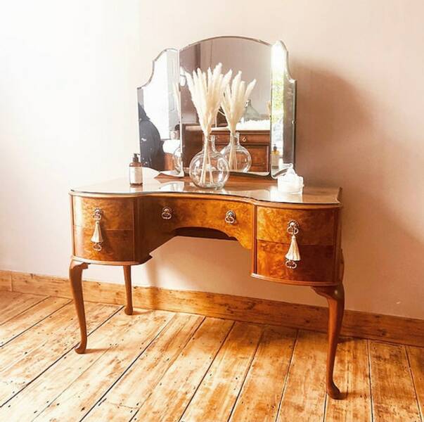 To ask you to show me your Dressing table