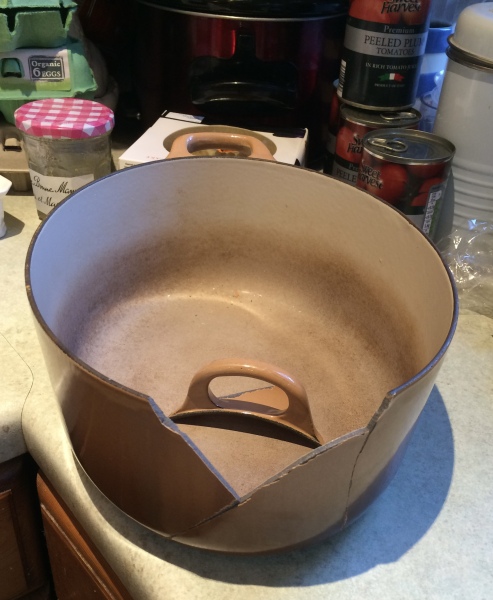 Le Creuset casserole dish - help needed!