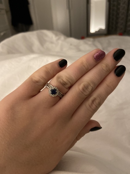 Show me your engagement and wedding ring please!