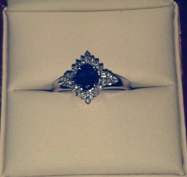 Show me your engagement and wedding ring please!