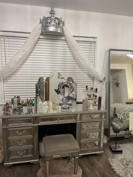 To ask you to show me your Dressing table