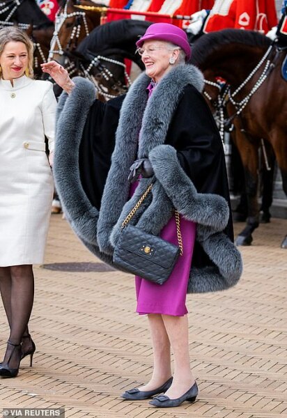 Royal Style: On with the chic, and the royal mystique! 