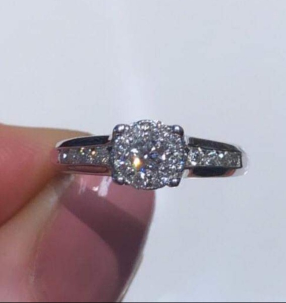 Show me your engagement and wedding ring please!