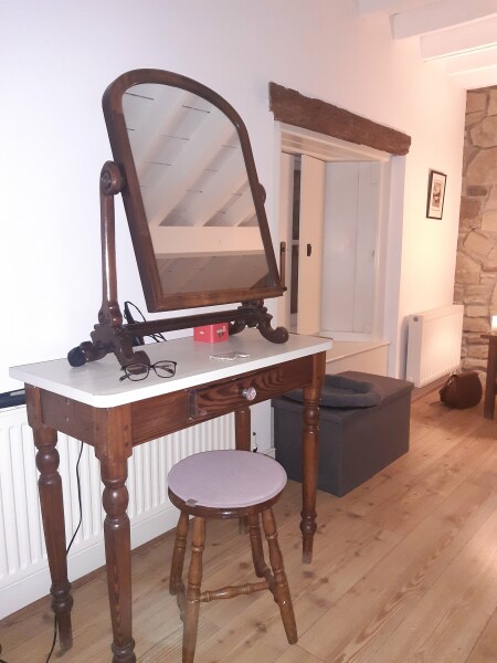 To ask you to show me your Dressing table