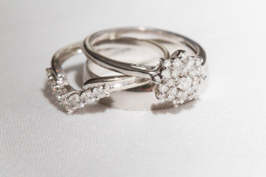 Show me your engagement and wedding ring please!