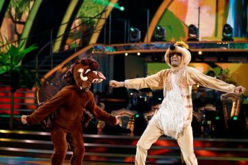 Strictly '22 #10 — Can we have ballroom dancing theme week please?