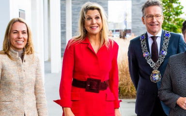 Royal Style: On with the chic, and the royal mystique! 