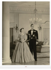 Royal Style: On with the chic, and the royal mystique! 