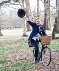 Royal Style: On with the chic, and the royal mystique! 