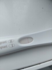 8dpo does this look like a faint line?
