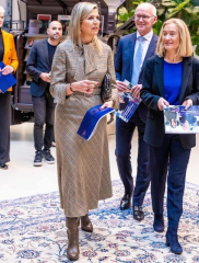 Royal Style: On with the chic, and the royal mystique! 