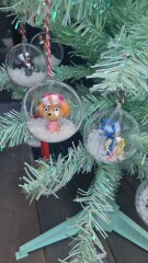 Christmas decorating with kids