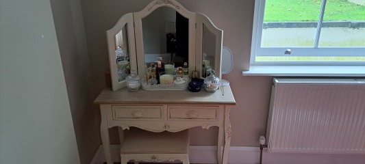 To ask you to show me your Dressing table