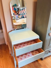 To ask you to show me your Dressing table