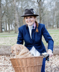 Royal Style: On with the chic, and the royal mystique! 