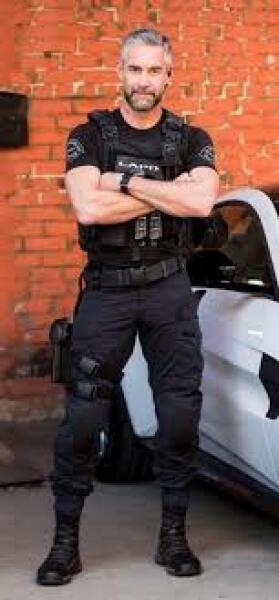 Swagger Inn 173 - Winter is coming, wrap up in someone warm.