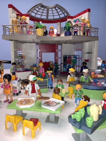 To show you this Playmobil hospital 