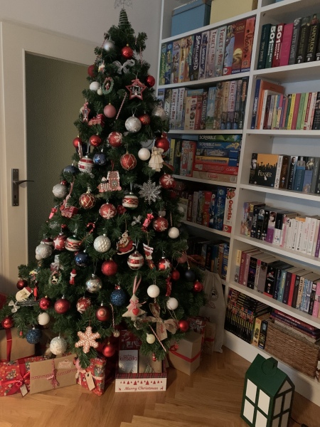 Show me your Christmas tree / decorations please. In need of inspiration
