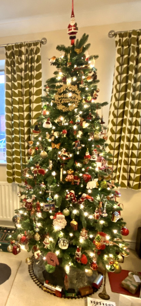 Show me your Christmas tree / decorations please. In need of inspiration