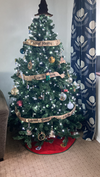 Christmas tree decorating. Is there a method to your madness?