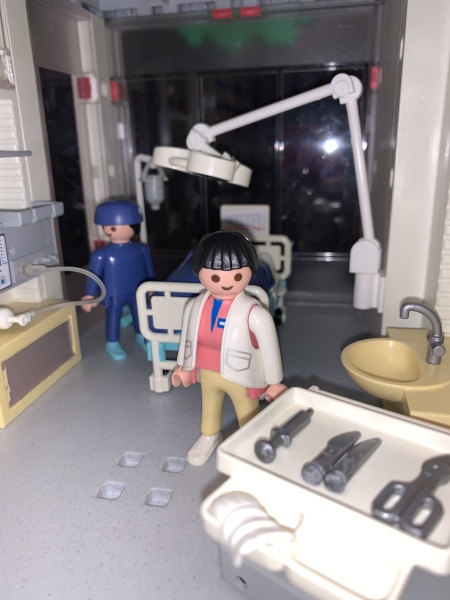To show you this Playmobil hospital 