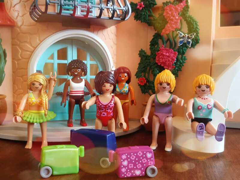 To show you this Playmobil hospital 