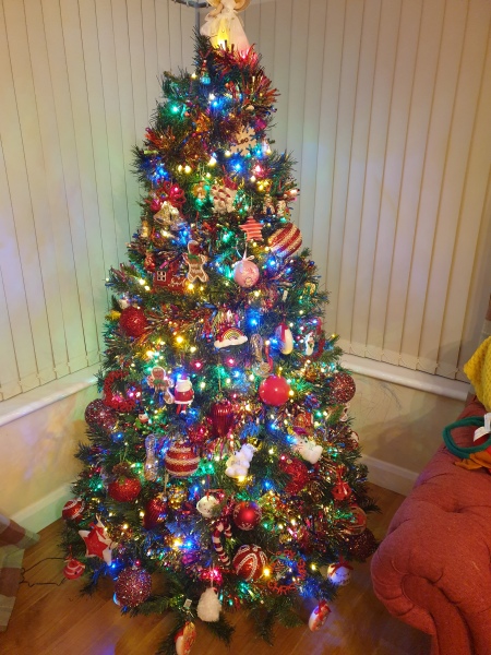 Christmas tree decorating. Is there a method to your madness?