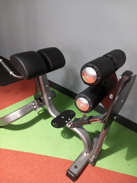 Can anyone tell me what this piece of exercise equipment is?
