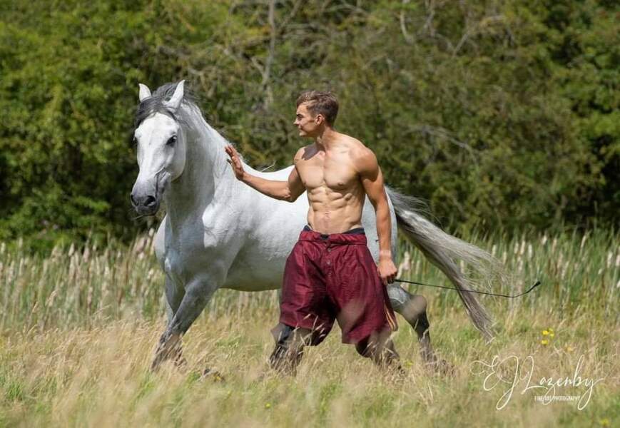 Help! AIBU to go horse riding WITHOUT a helmet?