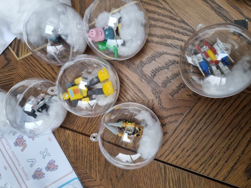 Christmas decorating with kids