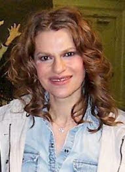 Who is this actress!