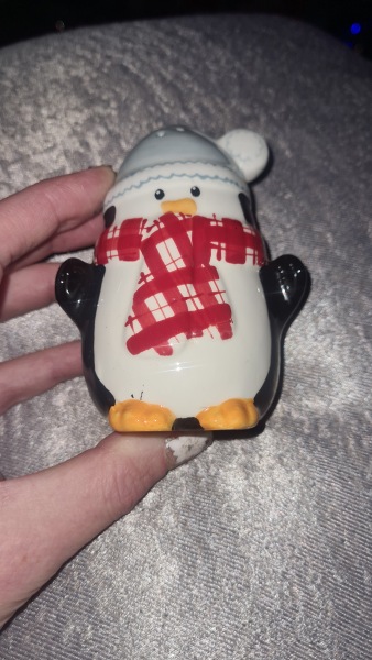 Anyone got time to see if they can find a match for this salt shaker?