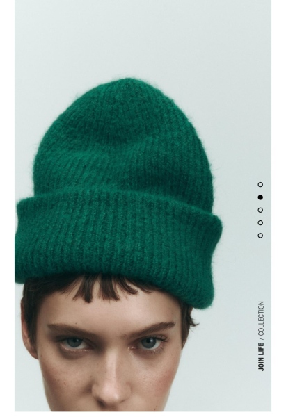 Dianne Morgan's hat in Motherland trailer...